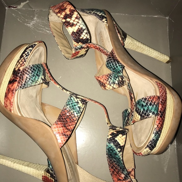 BCBG Multicolored snake skin platform sandals! - Picture 5 of 6